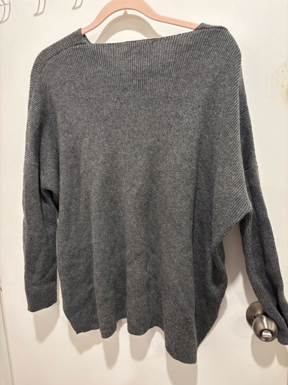Uniqlo Gray V-Neck Knit Sweater - Picture 3 of 6